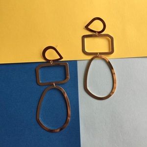 PRICE DROP! Boutique Gold earrings with silk pouch